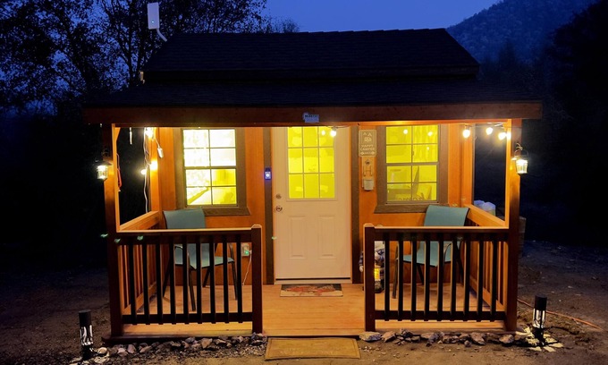 Squaw Valley Cabin | Off-grid 1-bed Cabin in Yokuts Valley