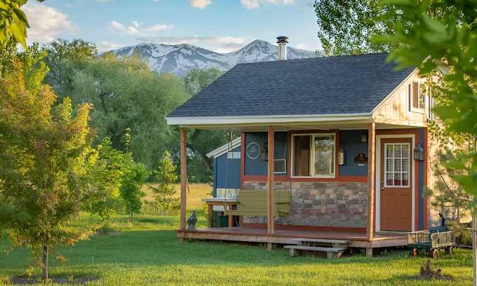 Logan Other | Off Grid Cottage on ALPACA Hobby Farm