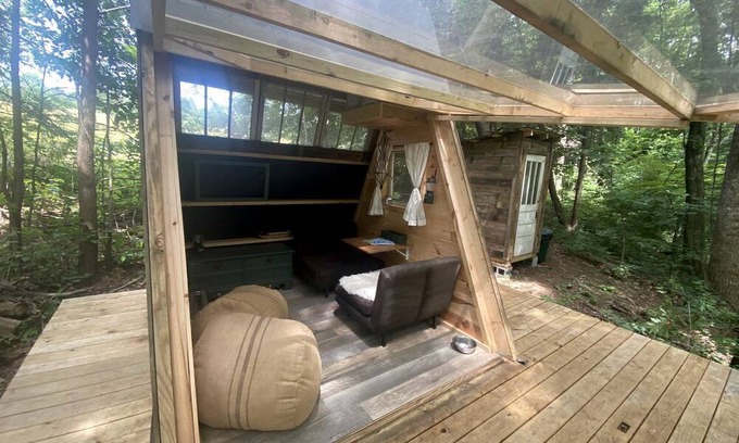 Grandview House | Off-Grid Experience in Cozy Mini A-Frame in Picturesque Tennessee