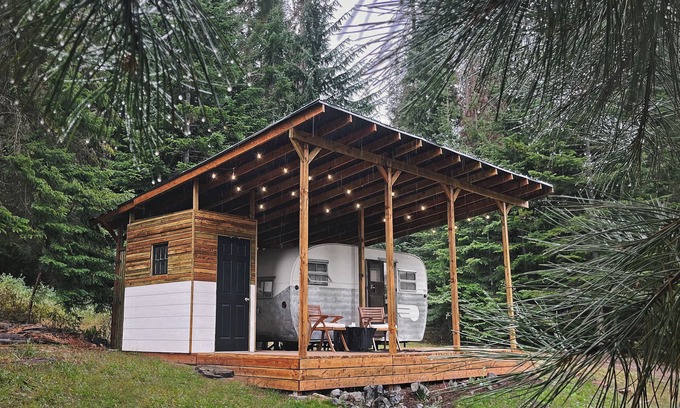 Santa House | Off Grid North Idaho Getaway