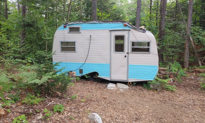 Chatham House | Off-Grid Retro Trailer in the heart of the White Mountain National Forest