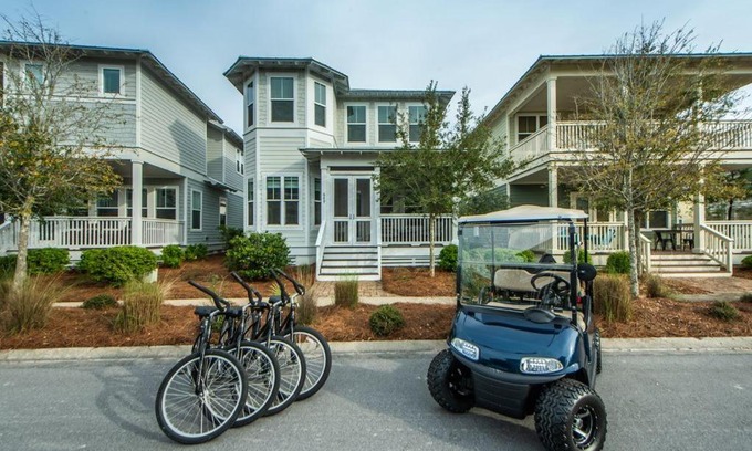 Santa Rosa Beach House | Off the Beachin' Path - 4BR Home with Golf Cart, 4 Bikes and Great Amenities!