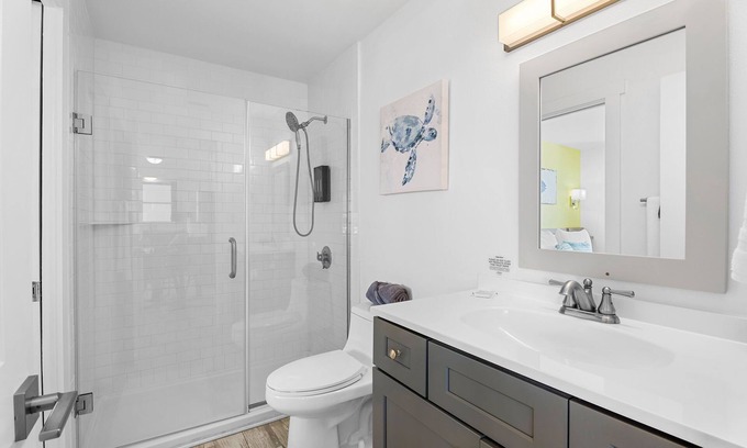 Saint James City Hotel | Off the Charts Inn - King Suite