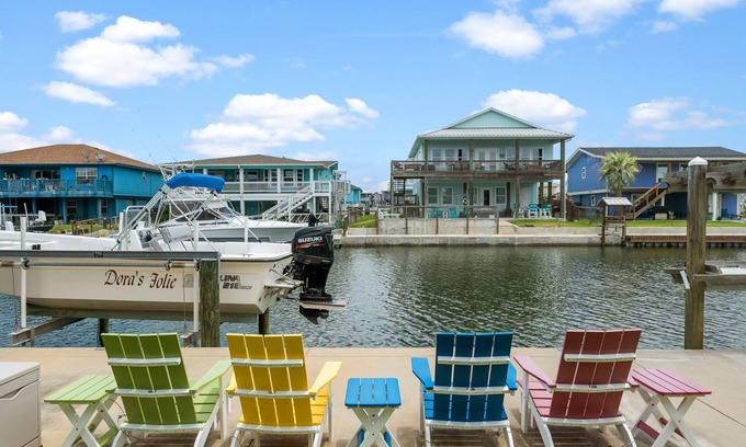 City-by-the Sea House | Off the Charts | Canal Front, Boat Dock + Kayaks!