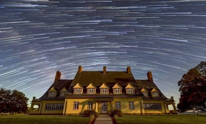 Corolla Cottage | Off The Hook-New Luxury Cottage in the Heart of Corolla! Location is Fantastic!