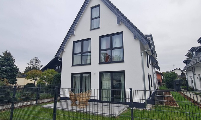 Offenbach am Main House | Offenbach Rosenhöhe - two houses - Rose Garden 1 & Rose Garden 2