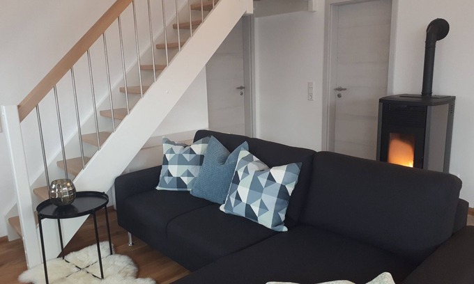 Kinding Apartment | Offene lichtdurchflutete Wohnung mit Terrasse