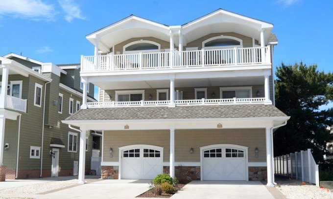 Sea Isle City House | Offering 3 Master suites each with their own private baths and 2 have private decks.