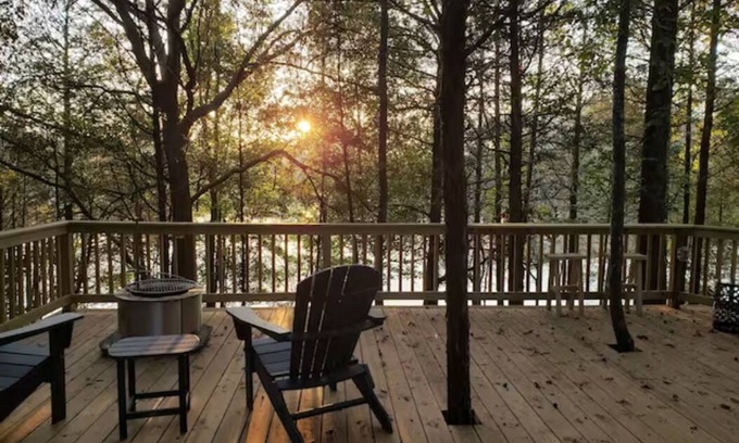 Willington House | Offgrid Glamping At Private Lake