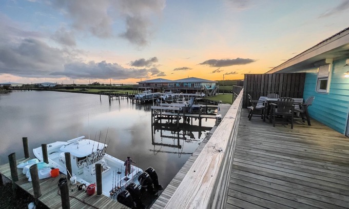 Venice Condo | Offshore Paradise: Steps from the Gulf