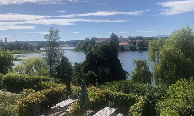 Seeon-Seebruck Apartment | OG, Haus am Weinberg, 83370 Seeon in Oberbayern