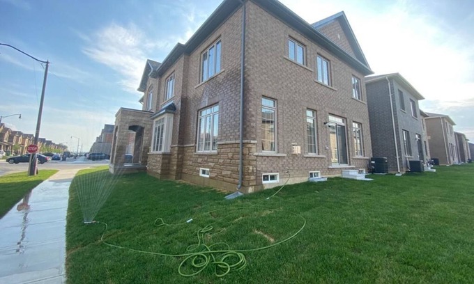Brampton House | Oh Canada! Home Away from Home!! Every Moment Comfortable and Enjoyable Stay!!!