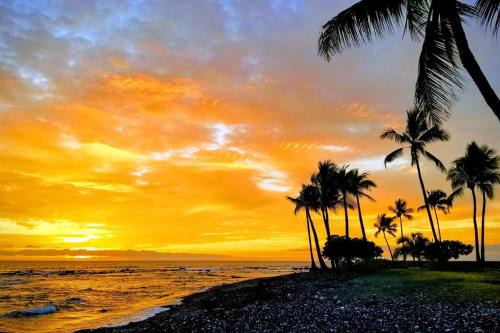 Kahaluu Bay Apartment | Ohana Beach Retreat at the Surf and Racquet Club