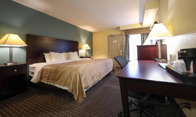 Montrose House | OHIO BEST 50