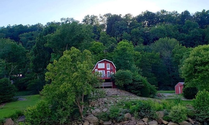 Derby Cabin | Ohio River Waterfront Cabin 4 bedroom 2 bath Derby Indiana sleeps 10 with hottub