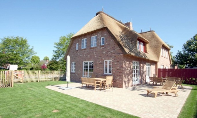 Wrixum House | Ohl Dörp 55b, Whg. 2 - House half in Wrixum under thatched roof with 4 rooms and 140