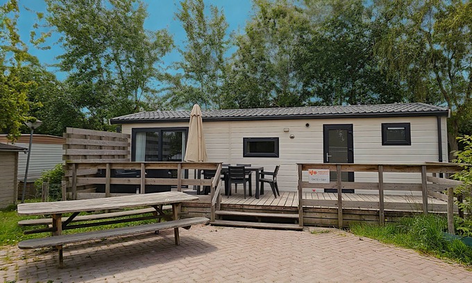 Oostkapelle Ski Chalet | OK31 "Sien" vacation chalet in Oostkapelle