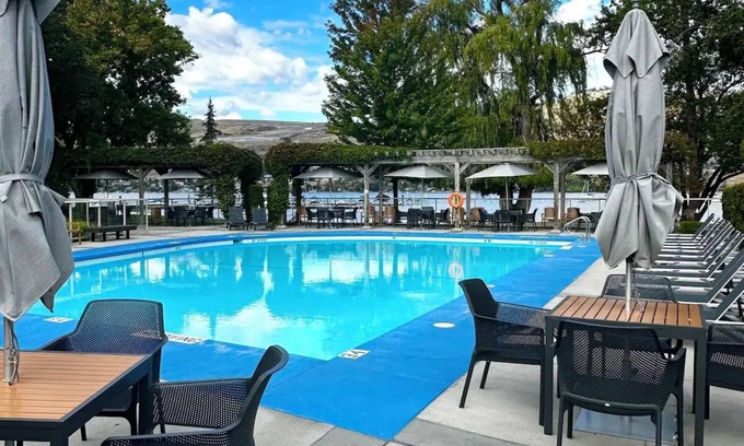 Vernon Condo | Okanagan Lakefront Condo 2 Bed/2 Bath