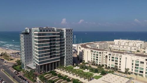 Herzliya Pituach Apartment | Okeanos Bmarina