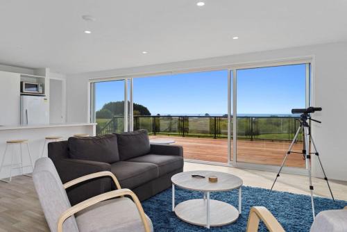 Te Kaha House | Okioki Te Kaha Holiday Home