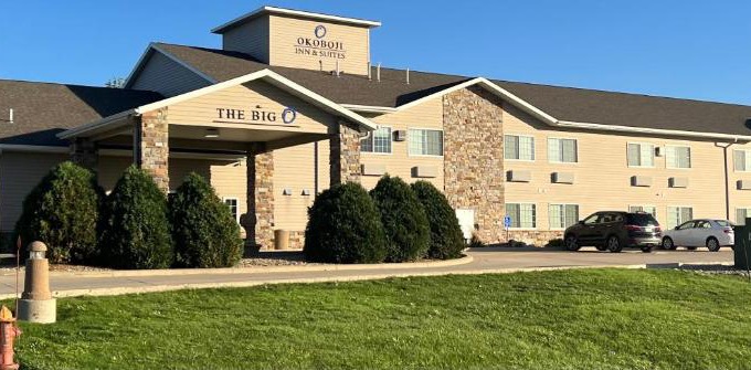West Okoboji Hotel | Okoboji Inn & Suites