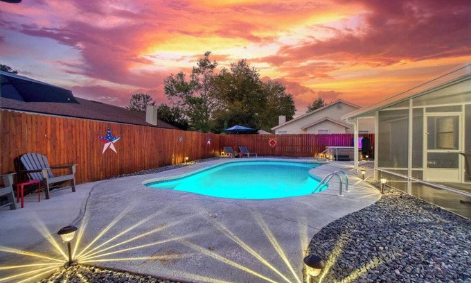 Westside House | ~Ol' Glory Sleeps 13 Heated Pool by NAS Jax~