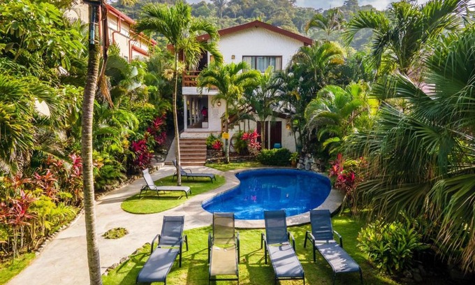 Playa Hermosa Hotel | Ola Bonita BeachFront Apart Hotel