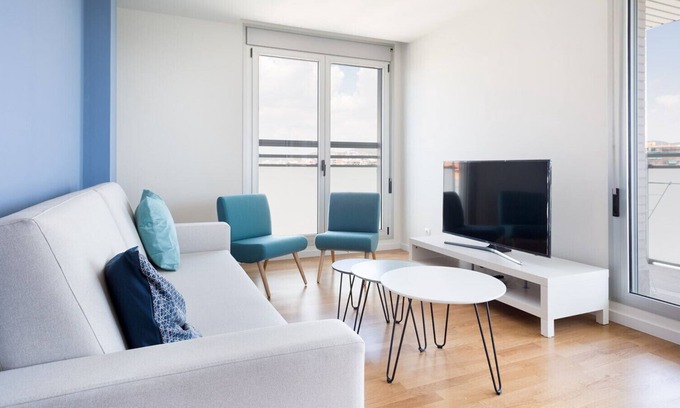 Sant Adria de Besos Apartment | Olala harbor forum 1. 3