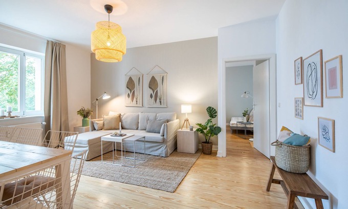 Eimsbuettel Apartment | Old building apartment for up to 4 persons "KANU" in the Schanzenviertel - 1st floor