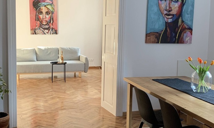 Historic Center Apartment | Old building apartment in the pedestrian zone