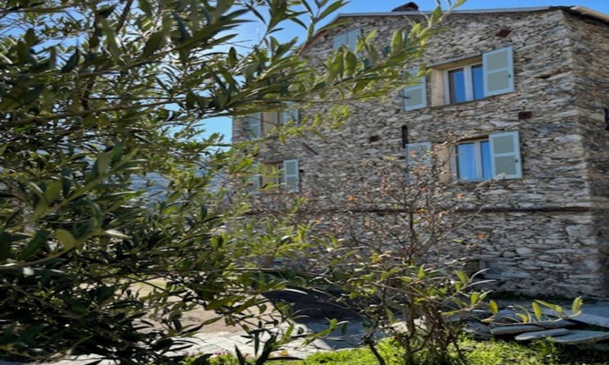 Murato Apartment | Old building with heated swimming pool