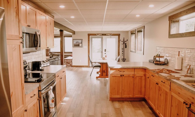 Cardston County Other | Old Chief Bunkhouse - ranch with views of Chief Mountain