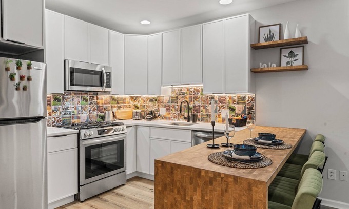 Old City Apartment | Old City 2 BR Near Historic Sites