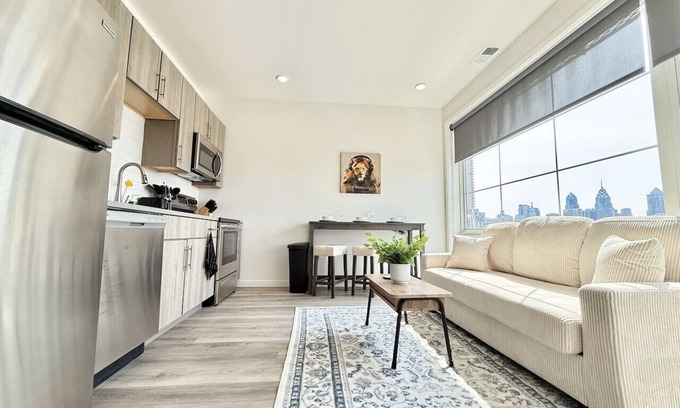 Poplar Apartment | Old City King 1Br Apt Near Historic Sites with Gym