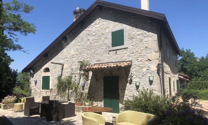Marzabotto House | Old country house nestled in the green hills of Bologna
