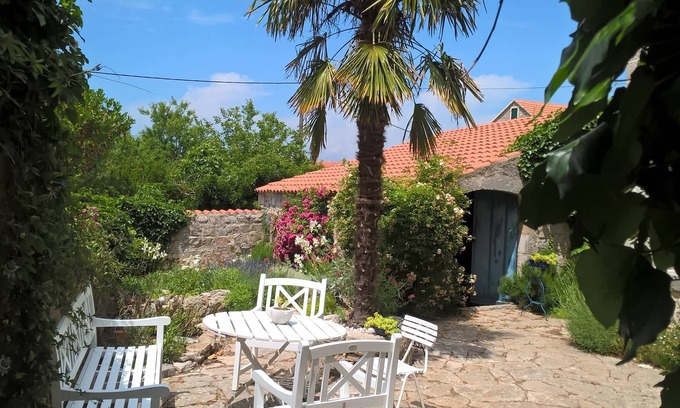 Brusje Cottage | Old Dalmatian stone house with sea view - Island of Hvar