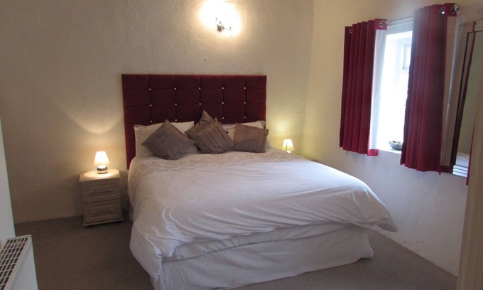 Braithwaite Cottage | old farmhouse mews cottage 3
