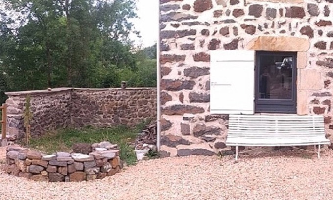 Lantriac House | Old farmhouse renovated in a contemporary style