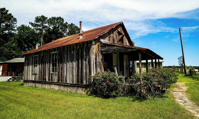 Plantersville Cabin | Old Fashioned 1930s Country Cottage Retreat in Plantersville - Near TX Ren Fest