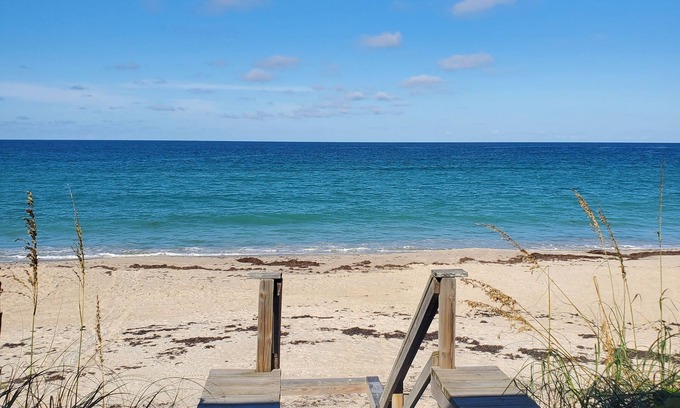 Floridana Beach House | "Old Florida" Beachside Cottage