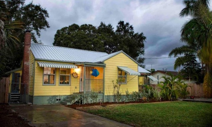 Interchange Square House | Old Florida Bungalow