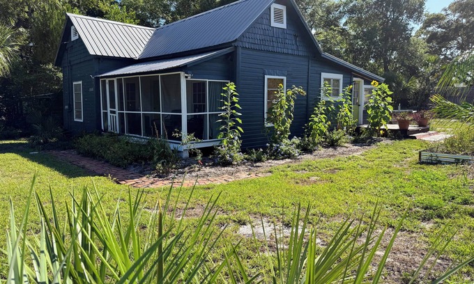 Carrabelle Cottage | Old Florida Fishing Cottage on the Forgotten Coast