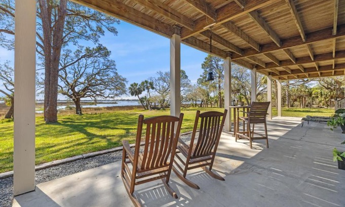 Cedar Key Apartment | Old Florida Paradise