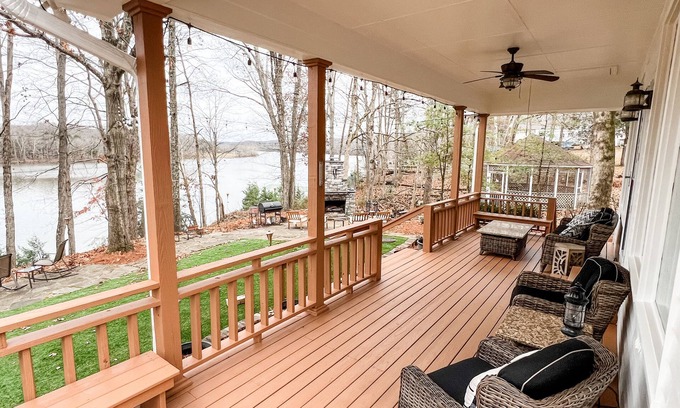Lebanon House | Old Hickory Hideaway Lakehouse in Lebanon, TN
