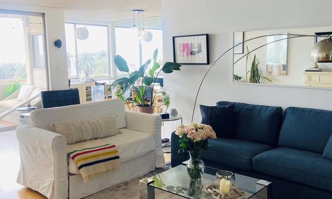 Hollywood Hills Condo | Old-Hollywood Charm w/City Views | Penthouse at base of Runyon Canyon