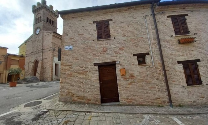 Castelleone di Suasa House | Old house in the center of the village, 25 minutes from the sea