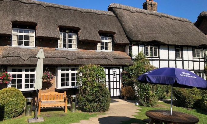 Whipsnade Hotel | Old Hunters Lodge Whipsnade Limited