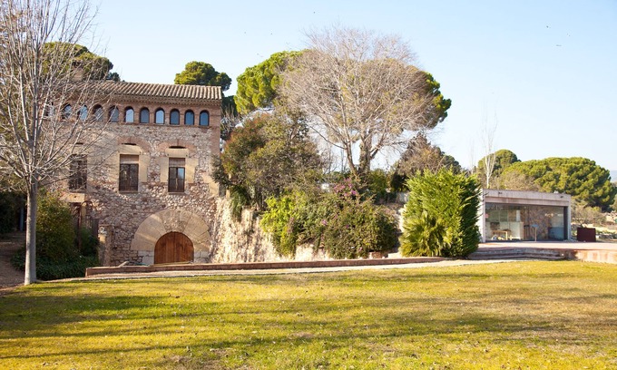 Reus House | Old hydraulic mill completely restored and with all the comforts