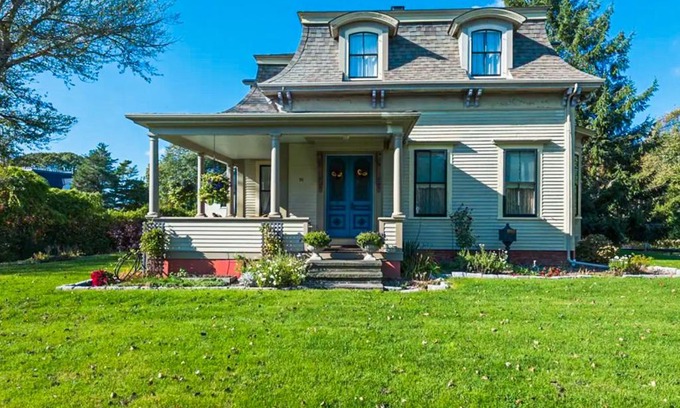 West Dennis House | Old Mansard