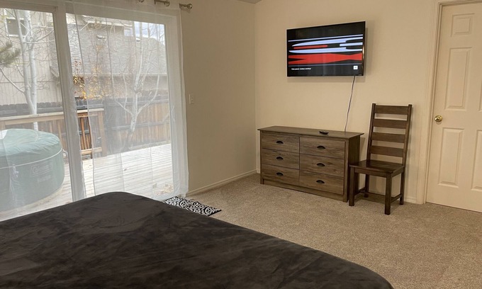 Southwest Bend House | Old Mill Family Home w/hot tub & trampoline